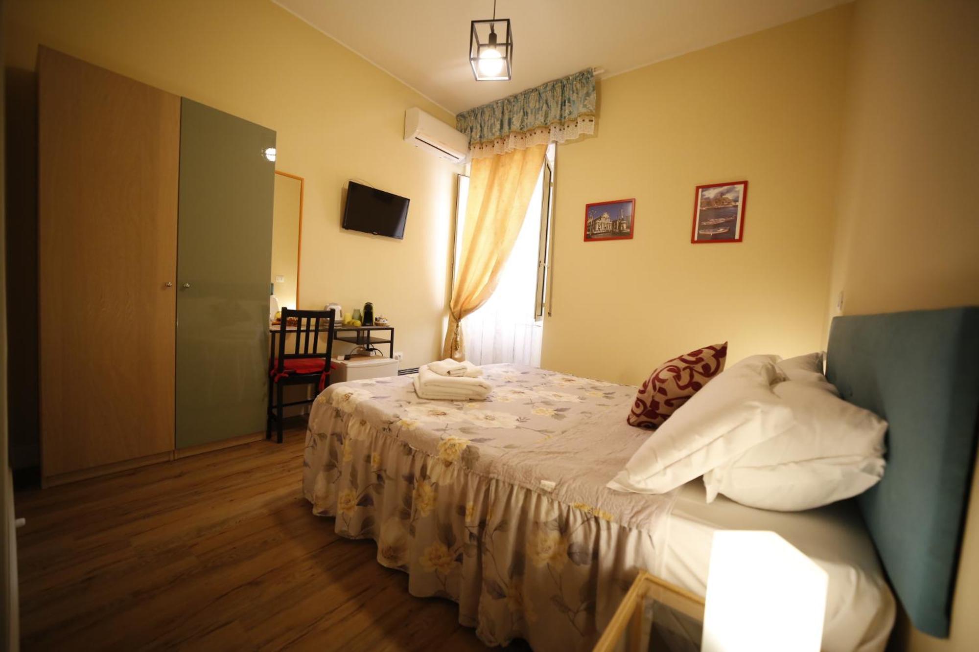 Al Quadrato D'Oro Rooms Катания Экстерьер фото